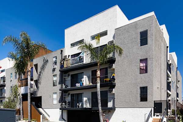 Mariposa Avenue Apartments property